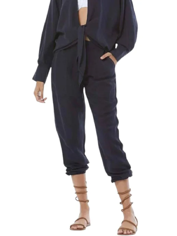 Multifunctional Style Trooper Linen Jogger In Midnight