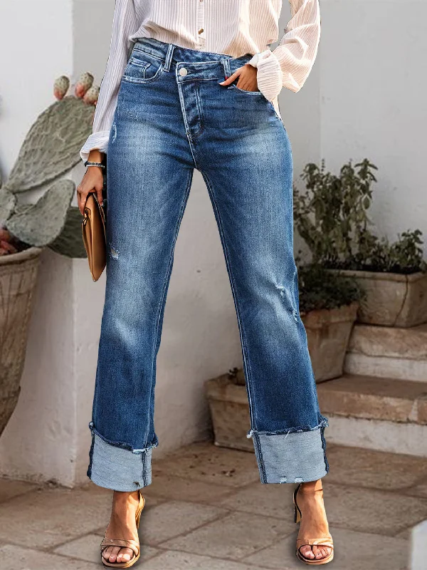 High-end Sense Mid-Rise Waist Jeans with Pockets in Medium Blue Denim