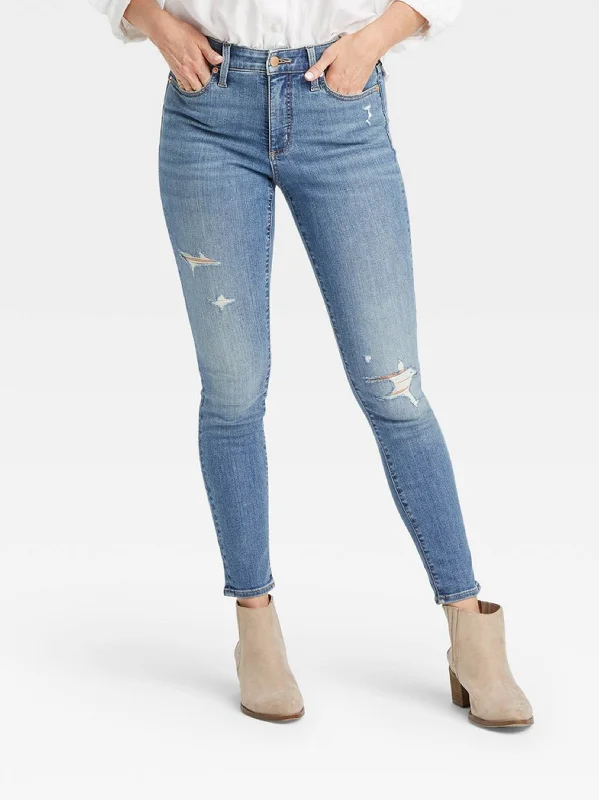 Weekend Style Women's Washed Ripped Jeans,Blue