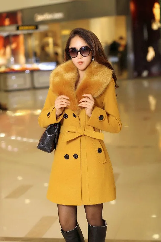 Practical Style DOUBLE-BREASTED WOOL COAT WITH FUR COLLAR