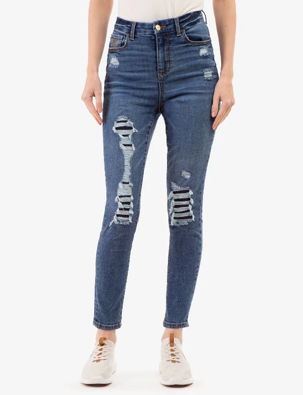 Casual Chic Outfits ULTRA HIGH RISE CURVY JEANS
