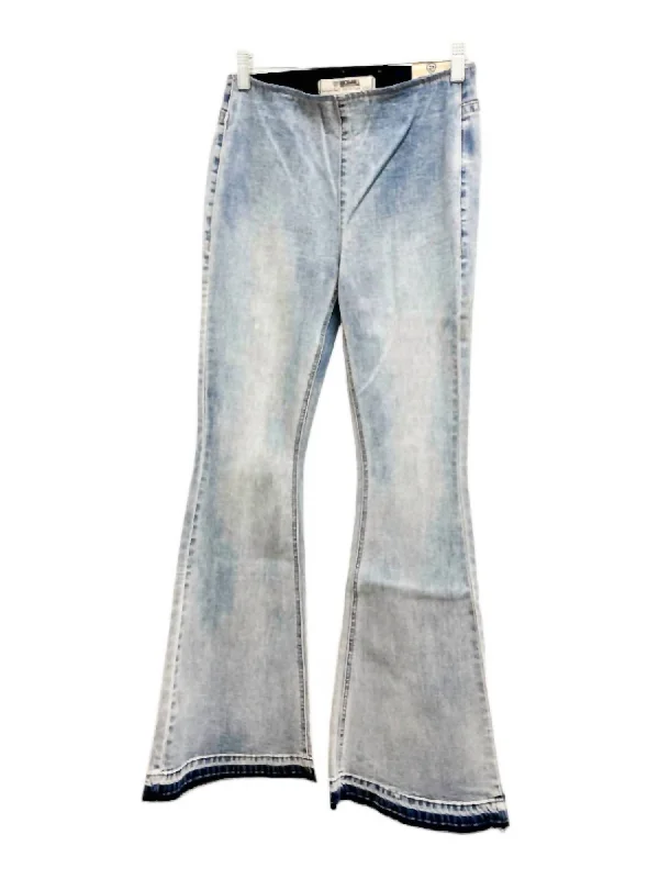 Refreshing Design Women's Denim Stretch Flare Jean In Light Wash