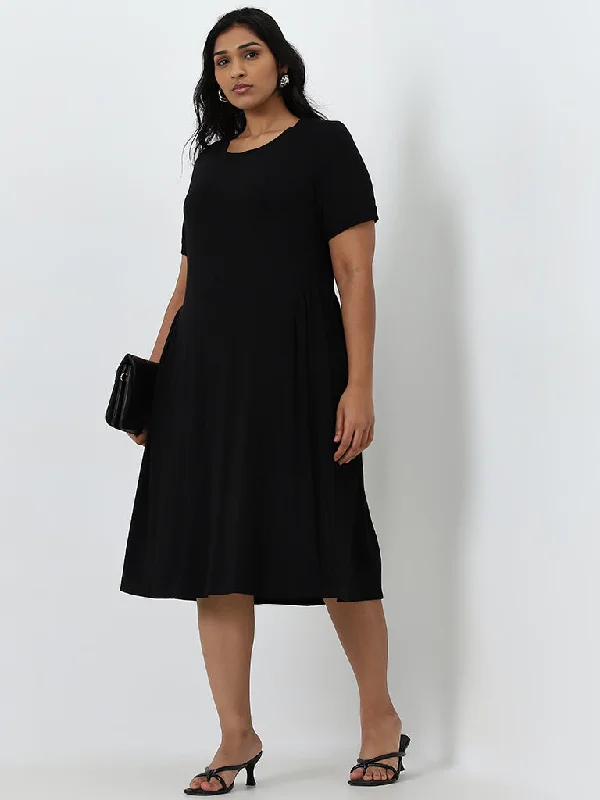 Easy Wear Chic Gia Black Solid A-Line Dress