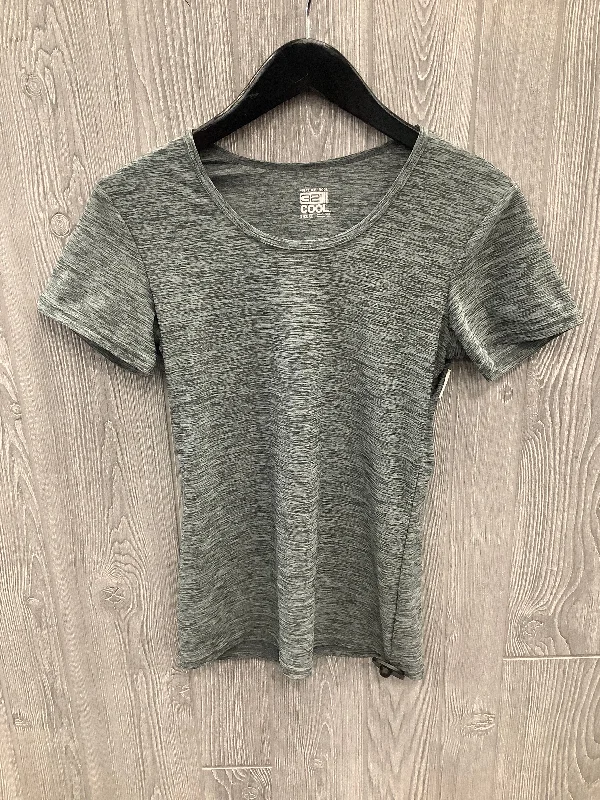 Trendy Wear Athletic Top Short Sleeve By 32 Degrees In Grey, Size: S