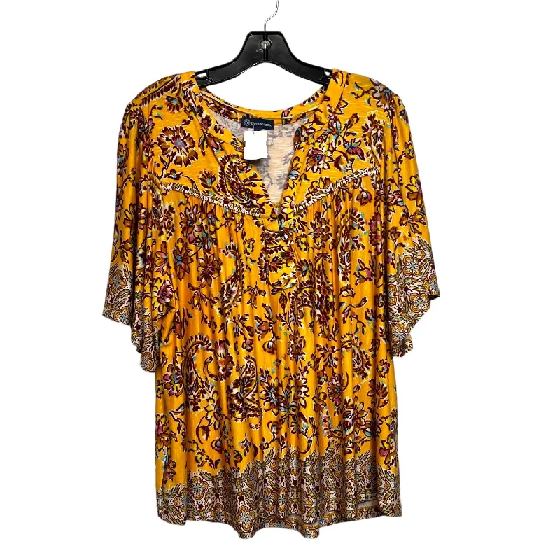 Bottom And Versatile Top Short Sleeve Basic By Democracy In Paisley, Size: 1x