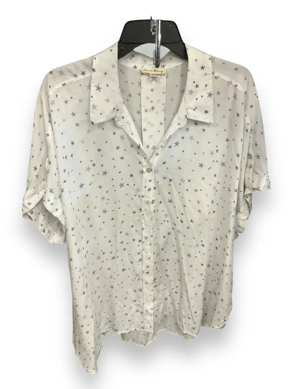 Top Short Sleeve By Jane And Delancey In White, Size: 2x