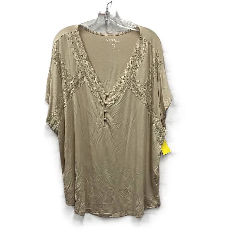 Embroidered Letters Top Short Sleeve By Torrid In Beige, Size: 3x