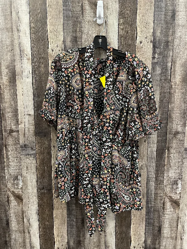 Lace Design Top Short Sleeve By Torrid In Floral Print, Size: 2x