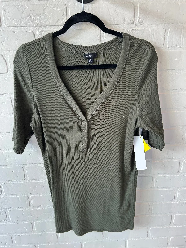 Classic Retro Top Short Sleeve By Torrid In Green, Size: 2x