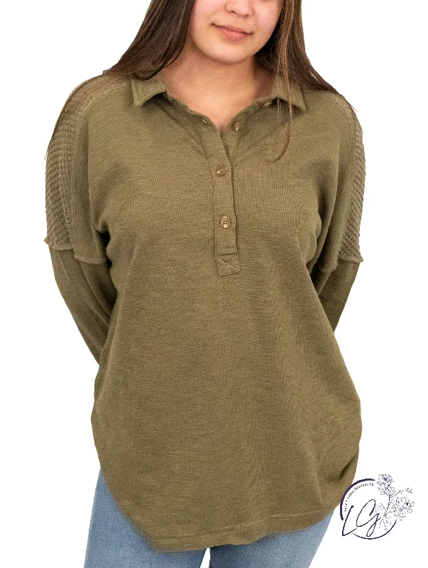 Weekend Style Versatile Textured Henley Top